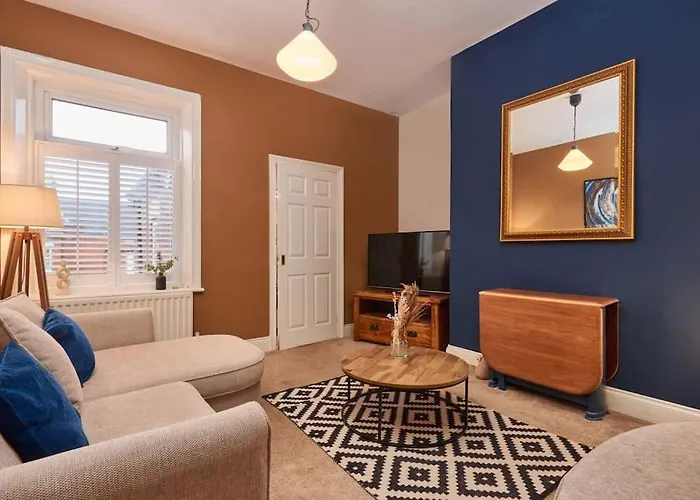 Flat 5 Minutes From The Beach - Street Parking