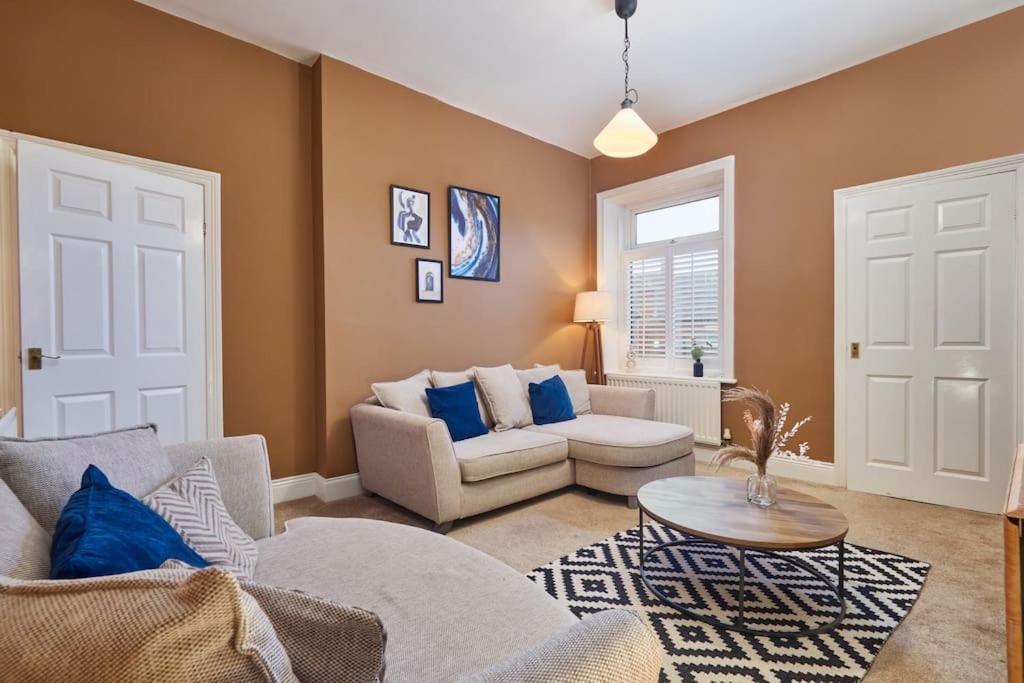Apartment Flat 5 Minutes From The - Street Parking *
