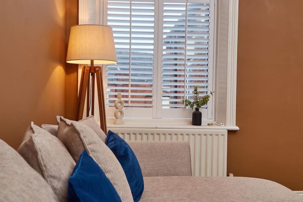 Apartment Flat 5 Minutes From The - Street Parking *
